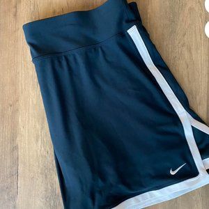 Iconic black and white Nike dry fit tennis skirt